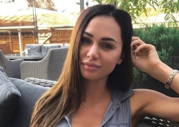 “ძალიან მერიდება ამის დაწერა მარა უნდა ვთქვა… წლებია უკვე გათხოვილი ვარ თუმცა ჩემს ქმარს დღემდე შიშველი არ ვუნახივარ.. გაინტერესებთ რატომ?”