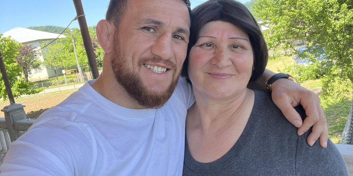 ძალიან მაგარია ! იმსახურებს ნამდვილად – რა საჩუქარი გაუკეთა ქართველმა ბიზნესმენმა მერაბ დვალიშვილს ?