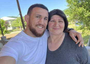 ძალიან მაგარია ! იმსახურებს ნამდვილად – რა საჩუქარი გაუკეთა ქართველმა ბიზნესმენმა მერაბ დვალიშვილს ?